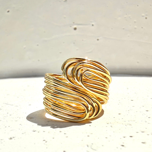 Anillo Mil Deseos Dorado ajustable con incrustaciones brillantes MariaBolo