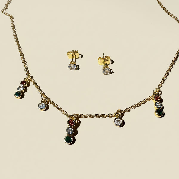 Set collar dorado rodio 5 dijes multicolor MariaBolo, tres piedras naranja clear verde intercalados con brillante clear, aretes brillante clear incluidos hipoalergénico Colombia