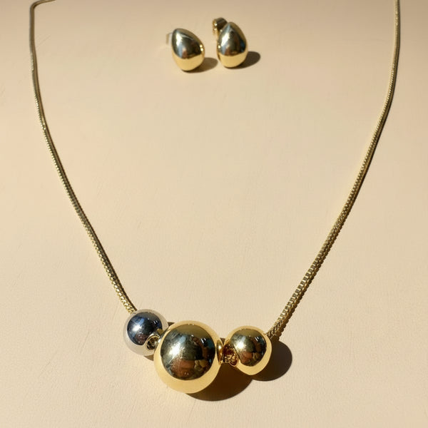 Set collar dorado rodio tres esferas tricolor plata dorada y rojiza MariaBolo con aretes gota incluidos, collar statement elegante hipoalergénico regalo especial mujer Colombia