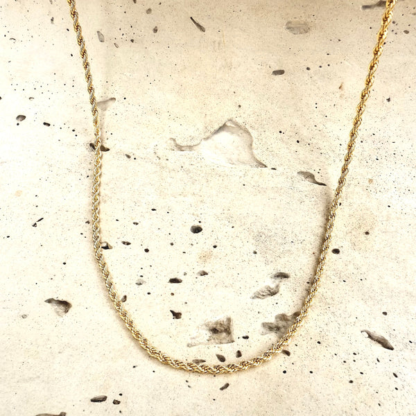 Cadena nudo ruso dorada 45cm en rodio, collar entrelazado elegante hipoalergénico libre de níquel para uso diario mujer