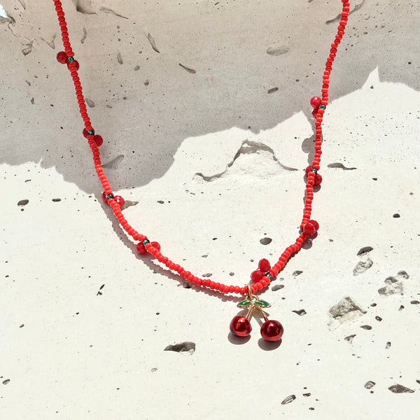 Choker hecho a mano chaquira cerezas ajustable MariaBolo