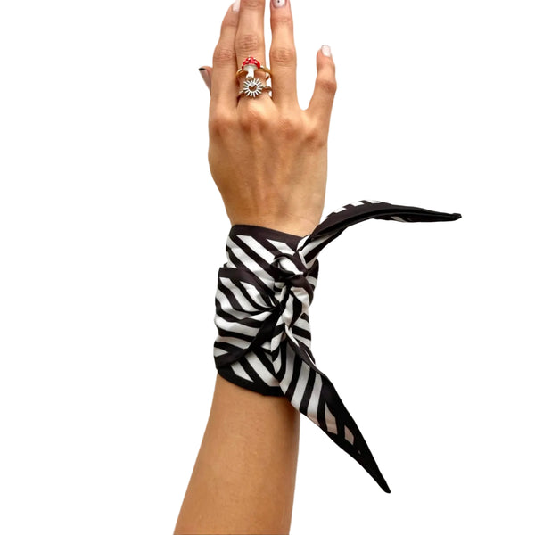 Cinta o corbata rayas blanco y negro moda y complementos