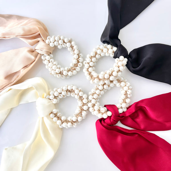 Colero Perla Ponny con lazo satén - Liga de pelo elegante MariaBolo