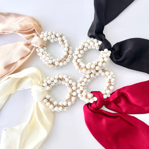 Colero Perla Ponny con lazo satén - Liga de pelo elegante MariaBolo