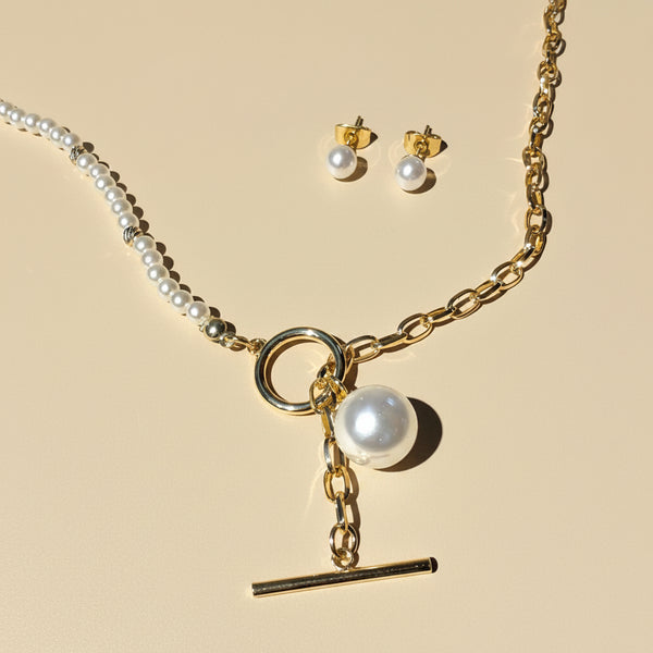 Collar asimétrico perlas sintéticas y cadena dorada rodio MariaBolo efecto péndulo ajustable, diseño editorial único hipoalergénico regalo especial mujer Colombia