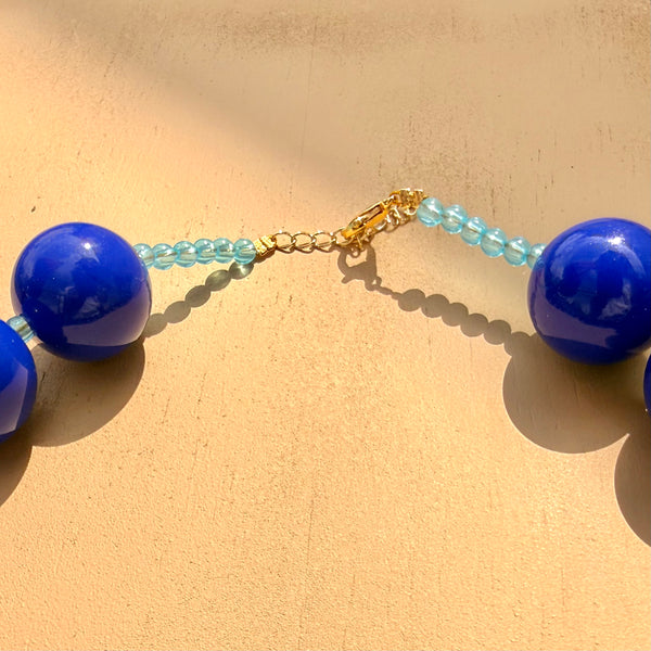 Collar llamativo color azul