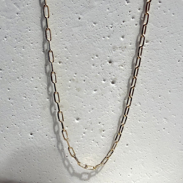 Collar cadena eslabón oval dorado 60cm rodio MariaBolo en plano, cadena larga statement minimalista premium broche tradicional libre de níquel hipoalergénica envío Colombia