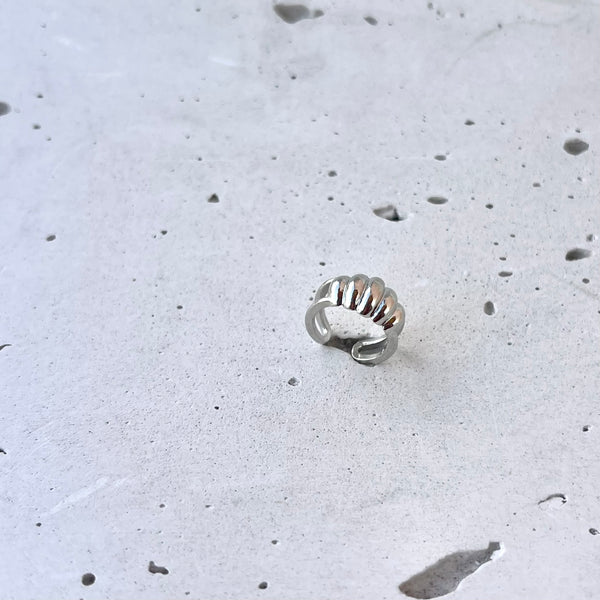 Tendencia moda sin agujero
Earcuff Delhi plateado 