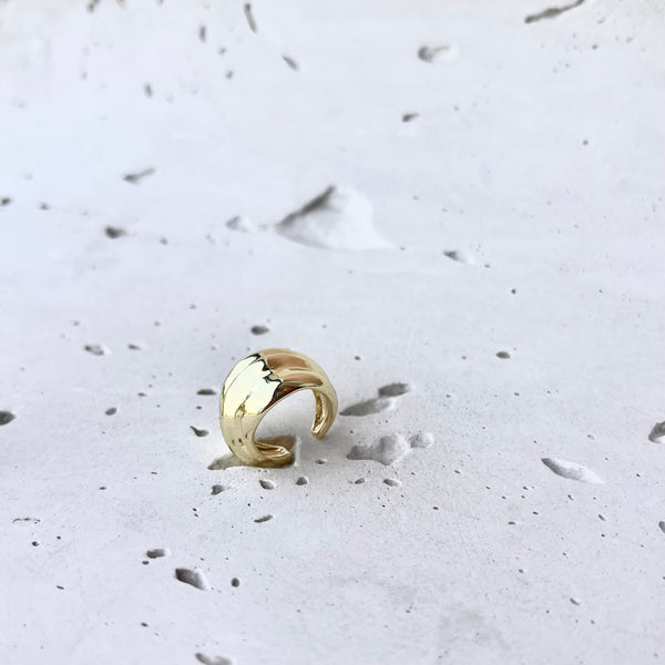 Detalle del diseño texturizado
Earcuff Londres 4 - 