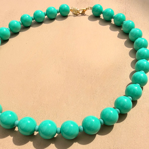 Collar esferas 1cm verde menta