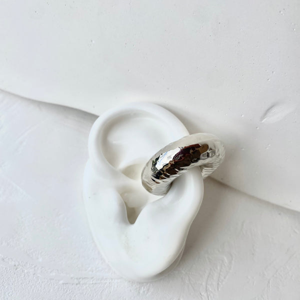 Earcuff Mule Repujada Silver