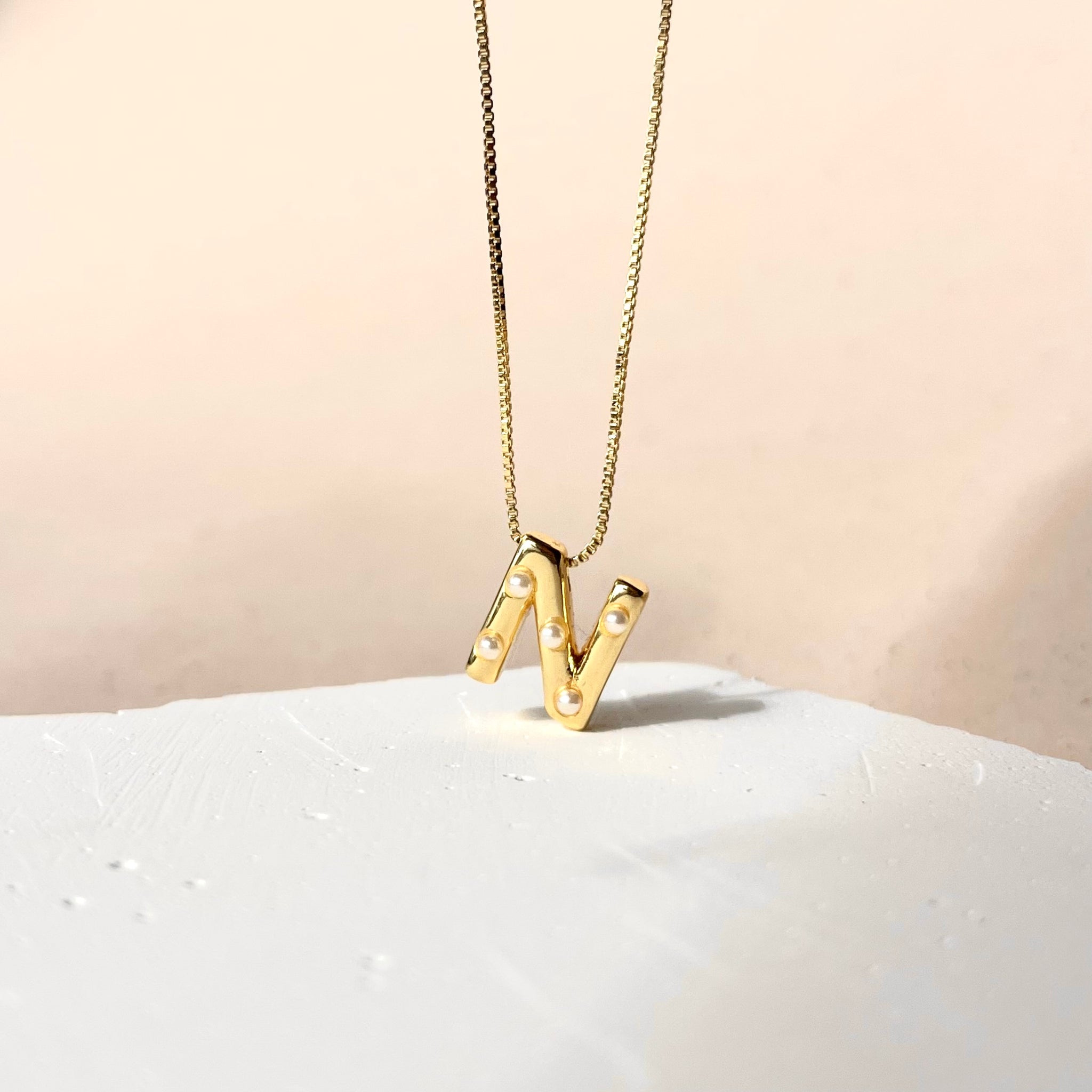 Dije Letra Inicial Perla