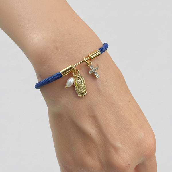Pulsera Guadalupana - Cordón Azul Rey con Dijes Virgen de Guadalupe Cruz Brillantes y Perla Agua Dulce Rodio