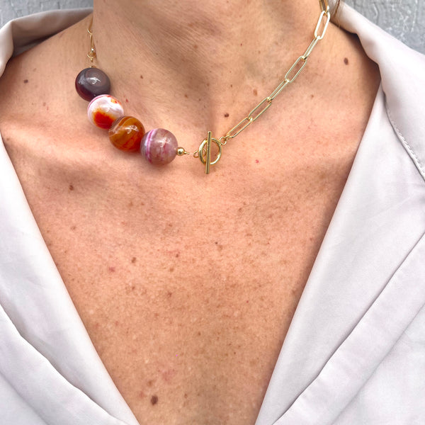 Cadena Agata Roja tierra