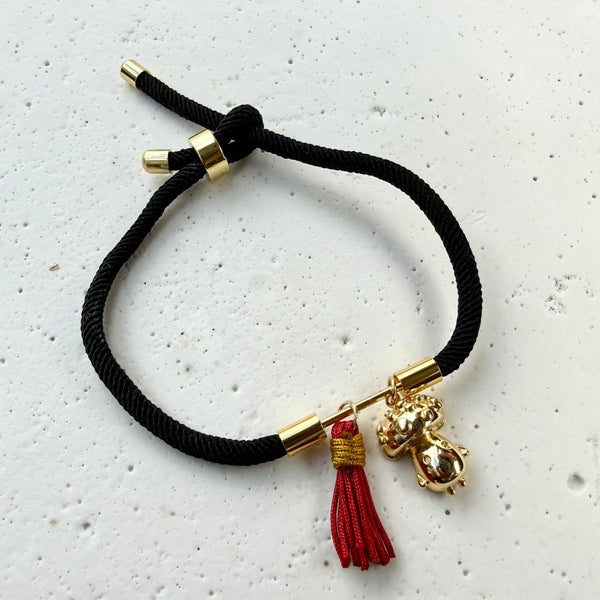 pulsera cordon negro con chermas