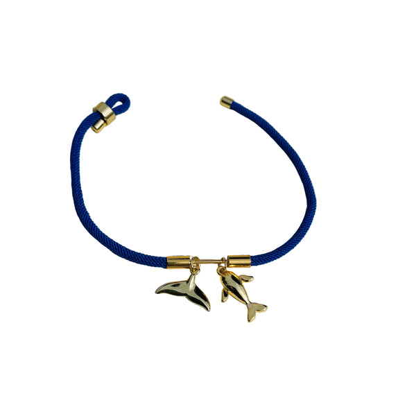 Detalle dijes ballena y cola de ballena en rodio sobre cordón azul marino ajustable, pulsera única amantes del mar MariaBolo
