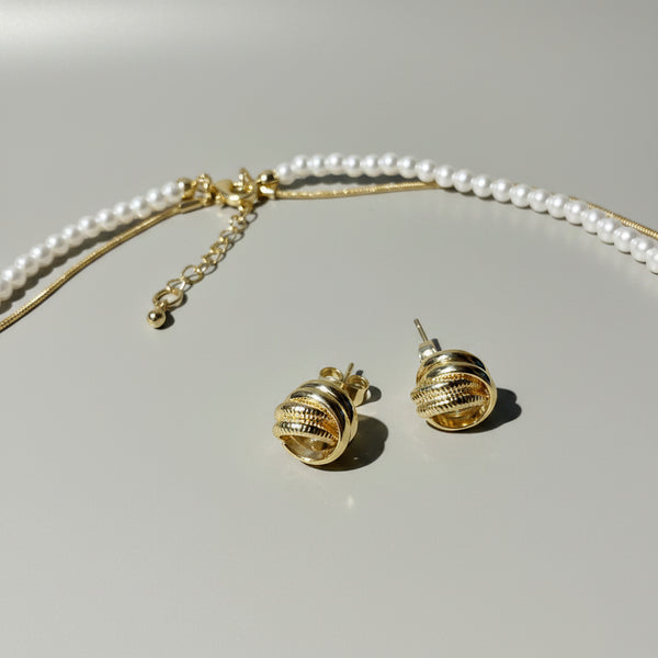 set con aretes de  4 aros entrelazados detalle premium set collar aretes mujer Colombia
