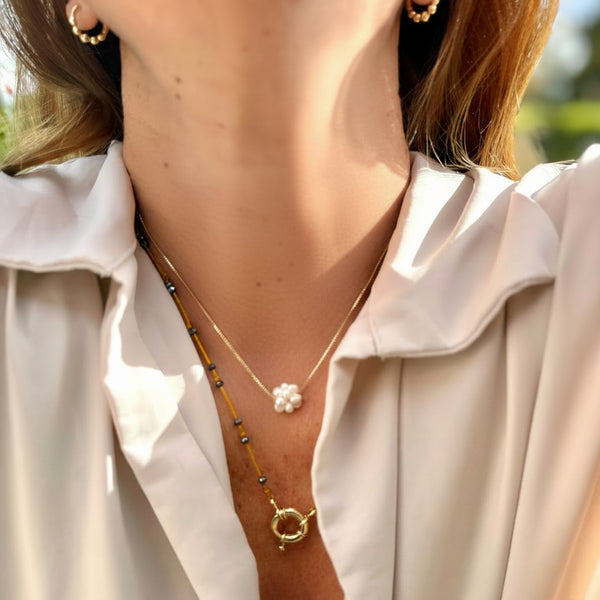 Collar hilo seda circones negros cierre flotador rodio hipoalergénico minimalista MariaBolo Colombia