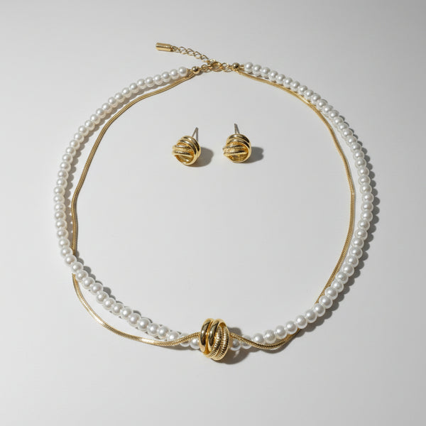 Set collar doble cadena perlas sintéticas y dorada rodio MariaBolo con 4 aros entrelazados, incluye aretes aro entrelazados hipoalergénico regalo especial mujer Colombia