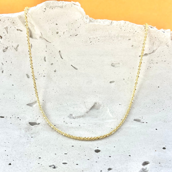 Cadena básica dorada, collar minimalista hipoalergénico libre de níquel tono dorado cálido para uso diario mujer