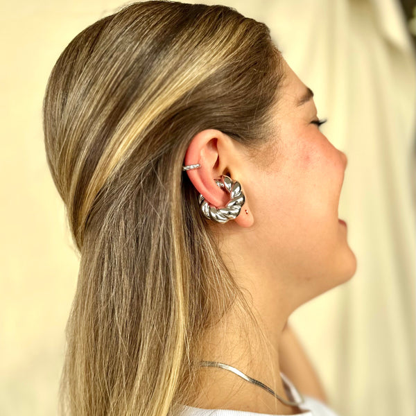 Mini earcuff hilo plateado - Pendiente delicado sin agujero 